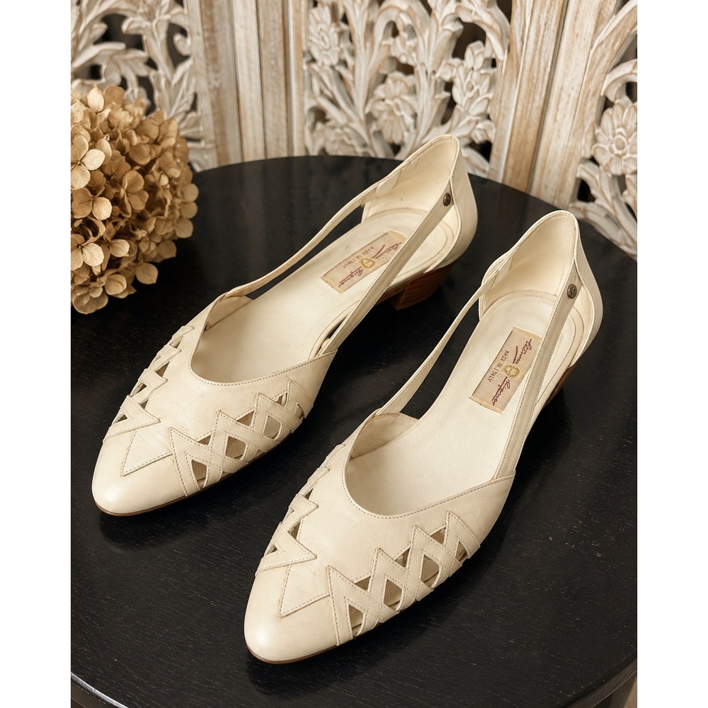 Etienne Aigner Cream Leather Cut Out Pointy Toe Kitten Heels Made in Italy 8.5/9